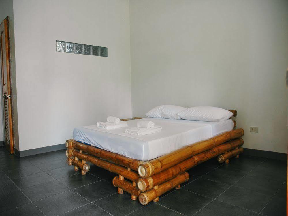 Neptune Diving Resort Santander Bagian luar foto
